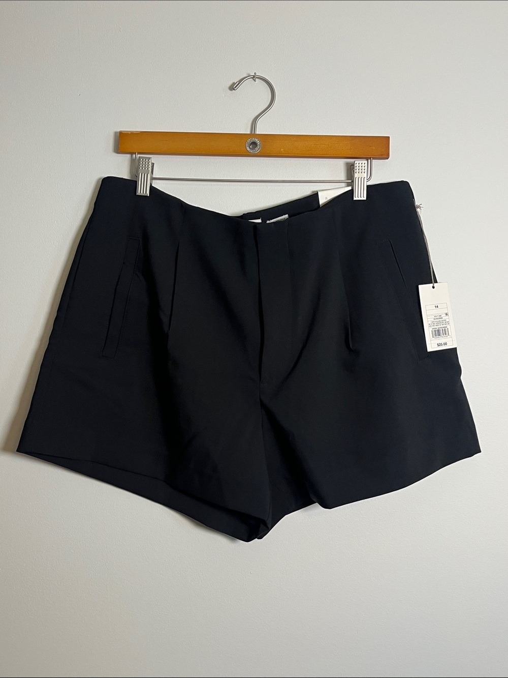 Black Women's Tailored Shorts - Sz 14 - NWT A New Day